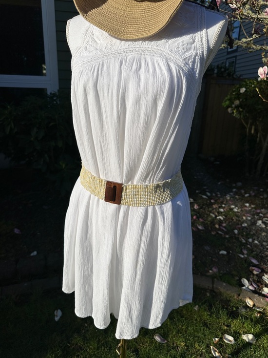 Accessories - Coastal boho seed beaded stretch belt in shell colors and wood clasp